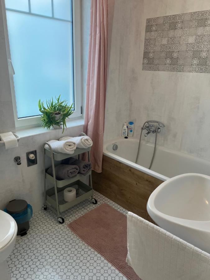 Belvarosi Apartman Eger Luaran gambar