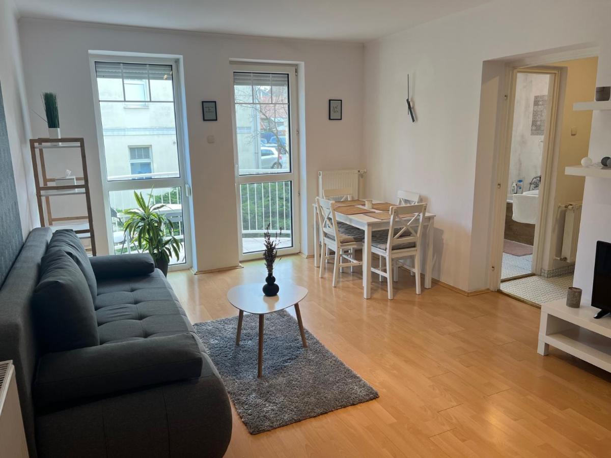 Belvarosi Apartman Eger Luaran gambar