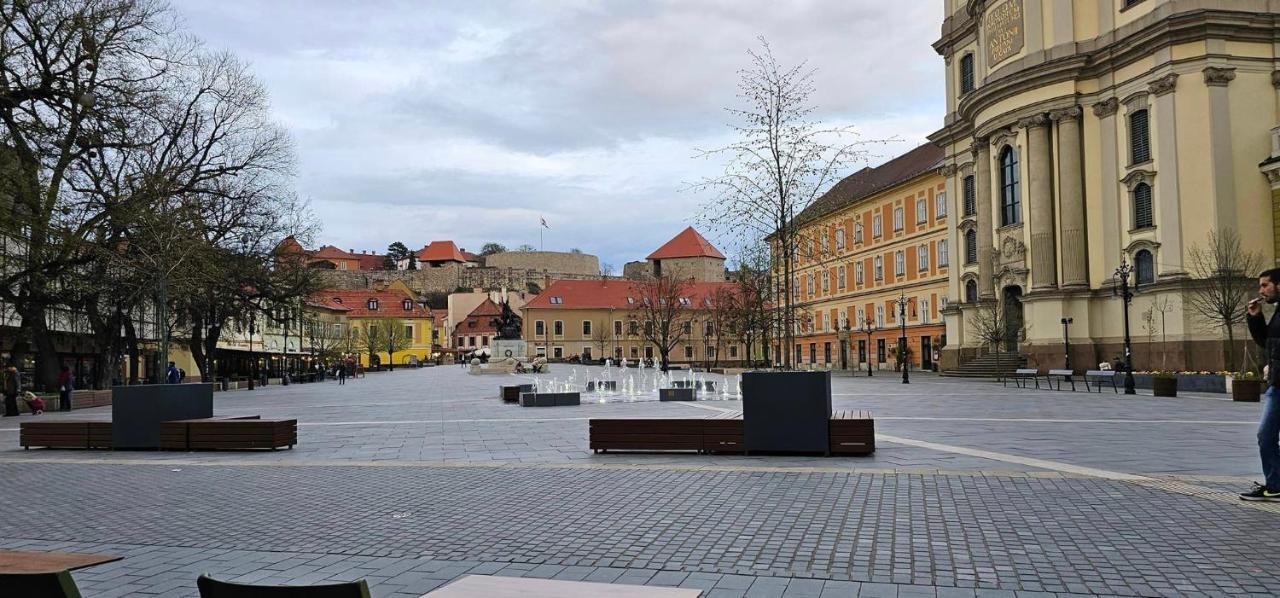 Belvarosi Apartman Eger Luaran gambar